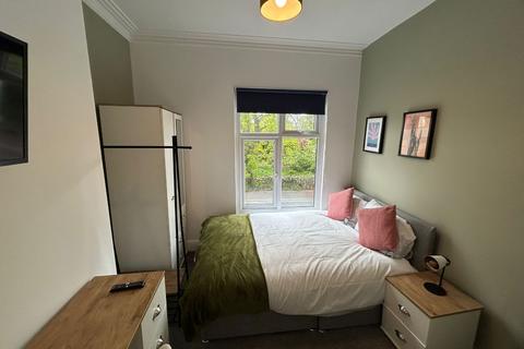 undefined, Room 5