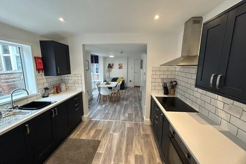 undefined, Room 5