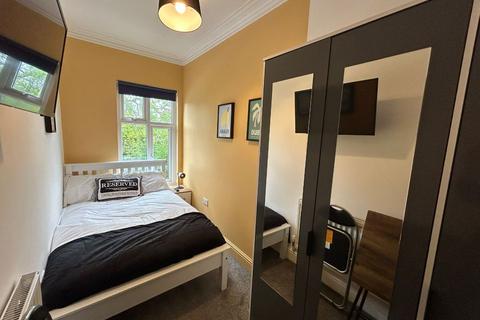 undefined, Room 6