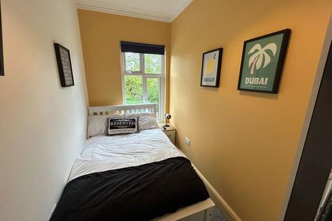 undefined, Room 6