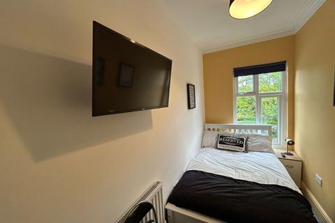 undefined, Room 6