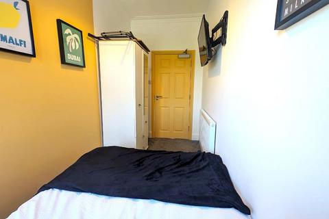 undefined, Room 6