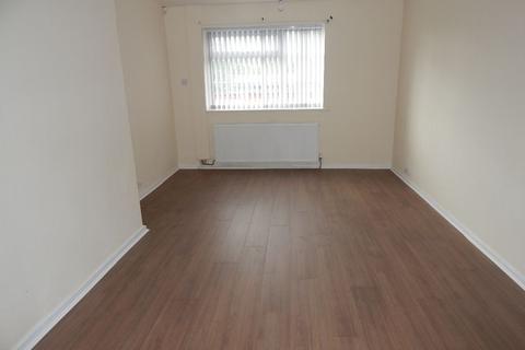 3 bedroom terraced house to rent, Broomsdale Road, Batley