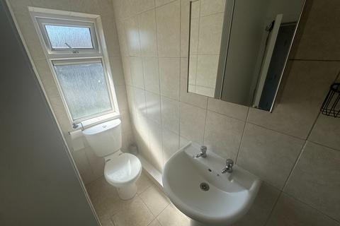 undefined, Flat B, Wiltshire Road, Doncaster