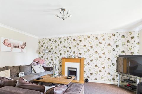 3 bedroom terraced house to rent, Frome Valley Way, Ross-on-Wye, Herefordshire, HR9