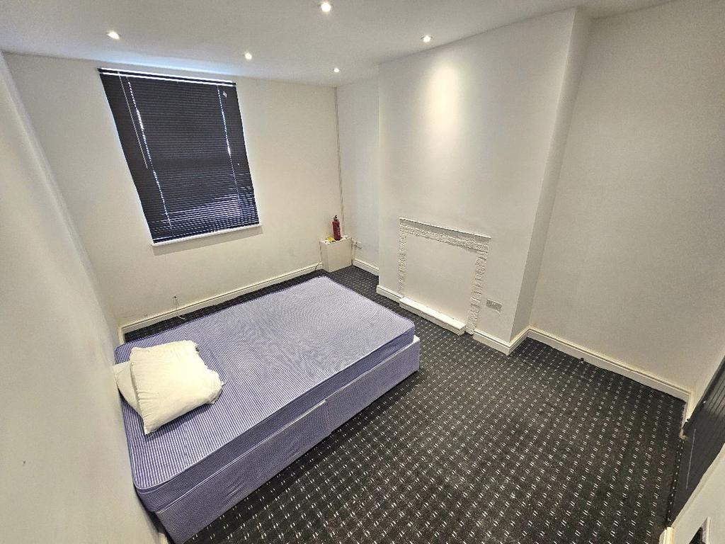 Flat 1