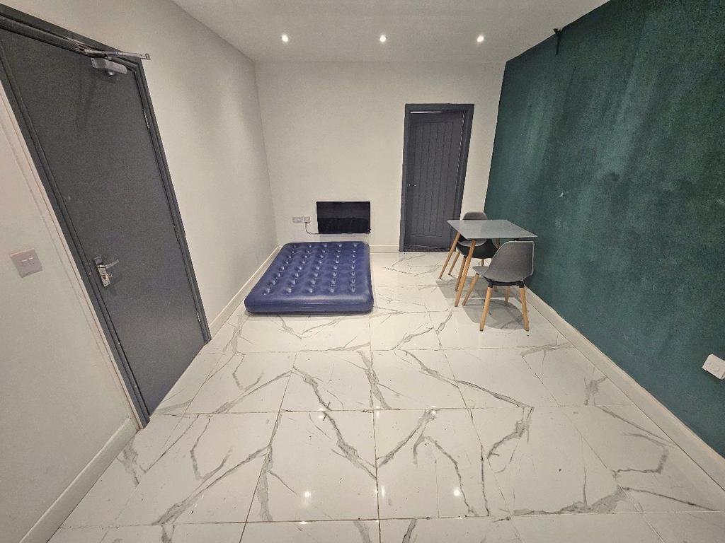 Flat 1