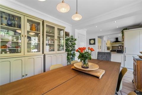 26 The Shearers, Bishop's Stortford, CM23 4AZ