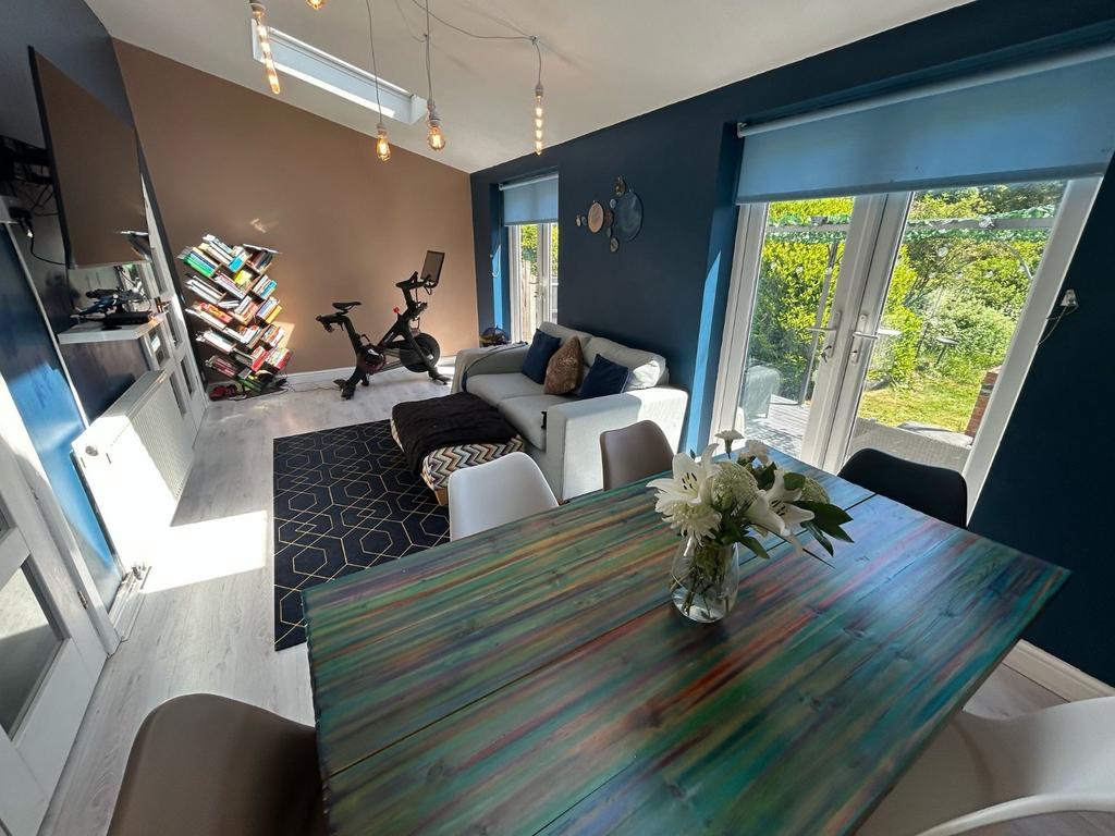 Sitting/Dining Room