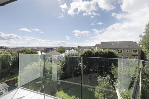 5 bedroom detached house to rent, Denmark Avenue, London SW19