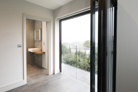 5 bedroom detached house to rent, Denmark Avenue, London SW19
