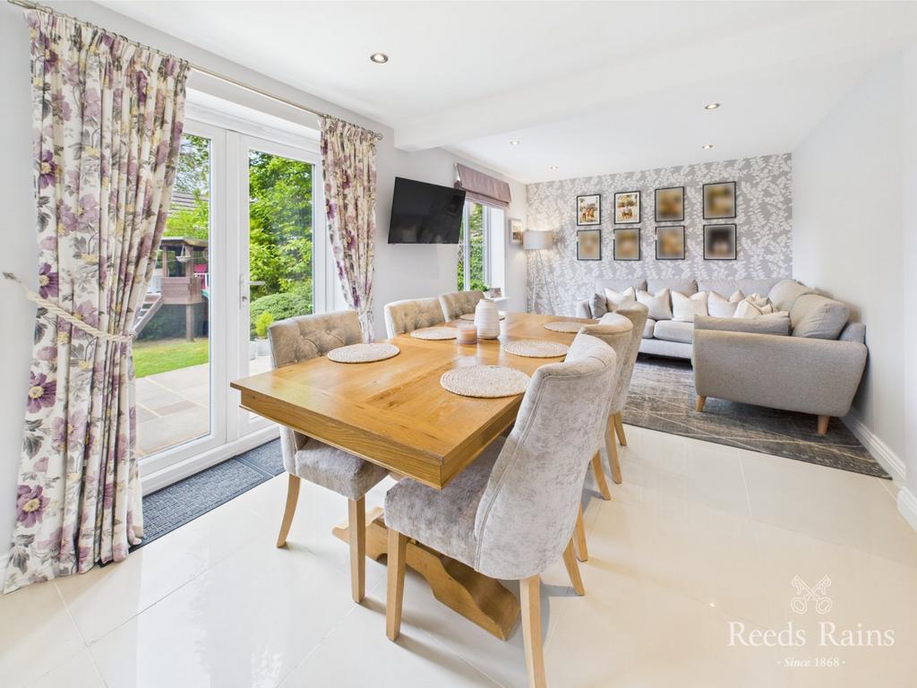 Kitchen/Dining/Snug
