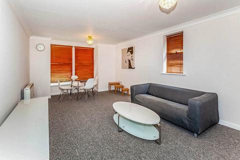 2 bedroom flat to rent, School Lane, Surrey TW20