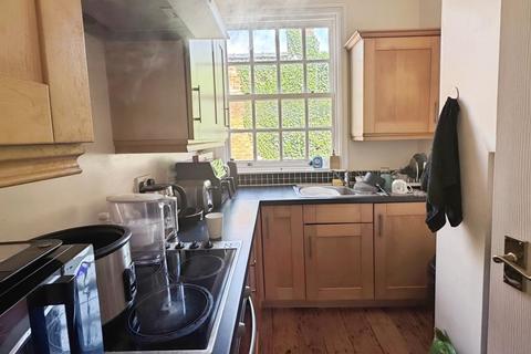 Flat 4, 9 Bank Parade, Preston, PR1 3TA