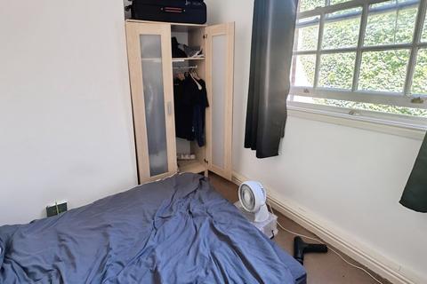 Flat 4, 9 Bank Parade, Preston, PR1 3TA