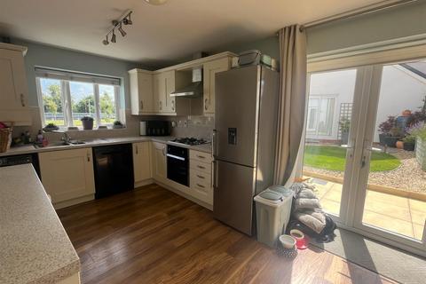 61 Taylor Crescent, Westward Ho, Bideford, EX39 3FA