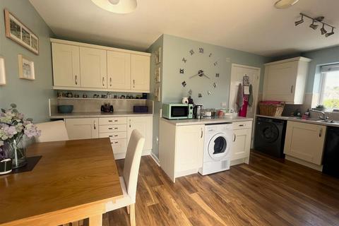 61 Taylor Crescent, Westward Ho, Bideford, EX39 3FA