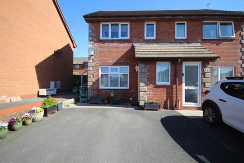 33 Campbell Close, Penrhyn Bay, Llandudno, LL30 3FD