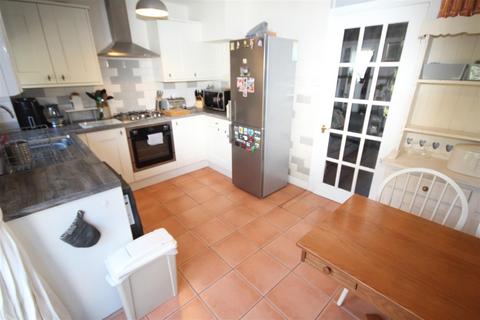 33 Campbell Close, Penrhyn Bay, Llandudno, LL30 3FD