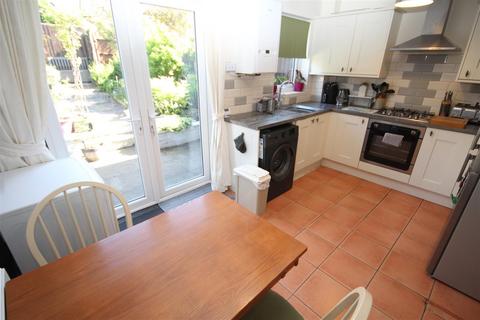 33 Campbell Close, Penrhyn Bay, Llandudno, LL30 3FD