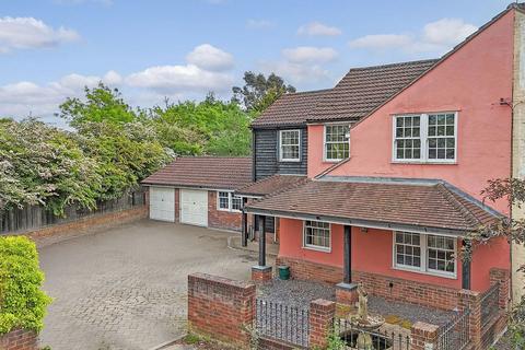 4 bedroom semi-detached house for sale, Halstead Road, Colchester CO3