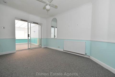 2 bedroom semi-detached bungalow for sale, Middlecroft Lane, Gosport