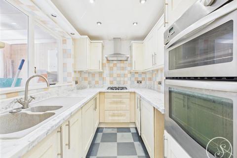 12 Brookhill Drive, Leeds, LS17 8QG