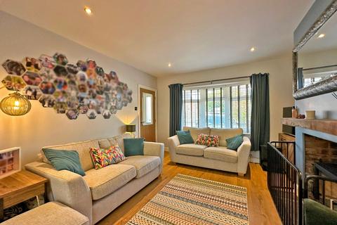 The Hawthorns Giggetty Lane, Wombourne, Wolverhampton, WV5 0AY