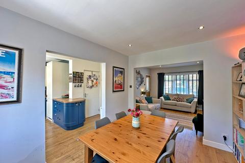 The Hawthorns Giggetty Lane, Wombourne, Wolverhampton, WV5 0AY