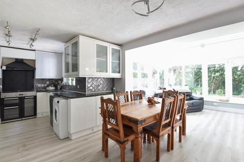 5 bedroom detached house for sale, Romsey Close, Willesborough