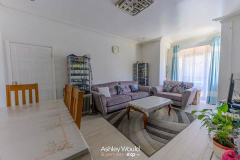 5 bedroom semi-detached house for sale, Halesowen Road, Cradley Heath B64