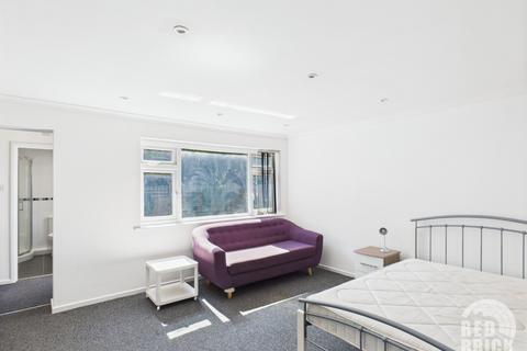 1 bedroom in a house share to rent, Manfield Avenue, Walsgrave On Sowe, Coventry, CV2