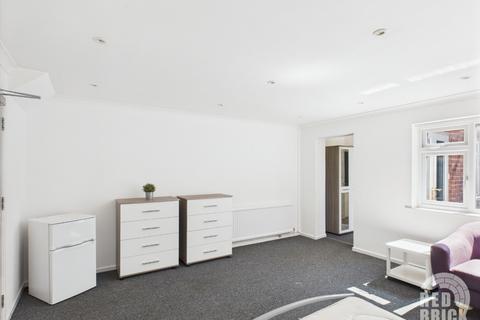 1 bedroom in a house share to rent, Manfield Avenue, Walsgrave On Sowe, Coventry, CV2