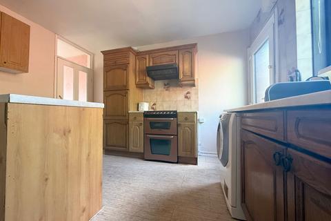 3 bedroom terraced house for sale, Gauden Road, Stourbridge DY9