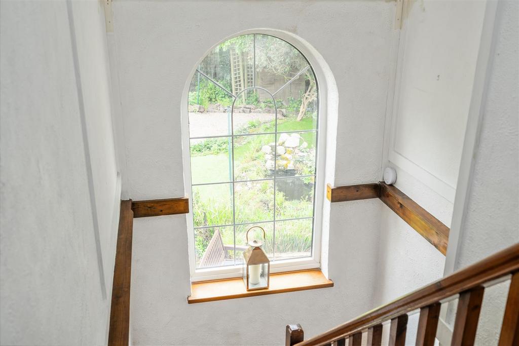 33 Aqueduct Road 13.jpg
