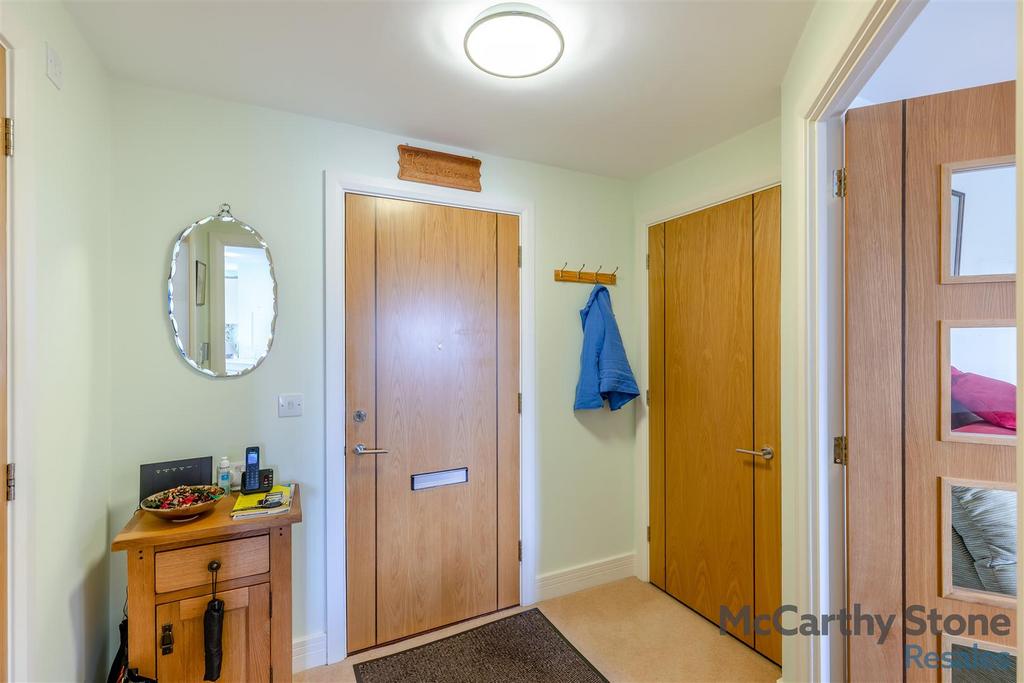 8647156-interior10.jpg