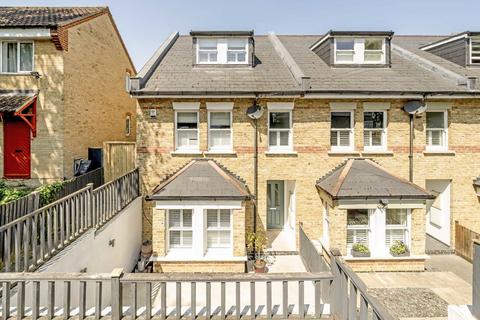 4a Donkey Alley, London, SE22 0NY