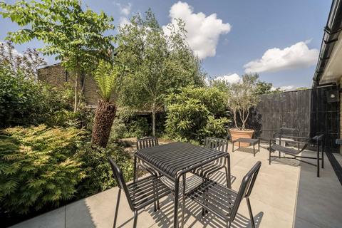 4a Donkey Alley, London, SE22 0NY