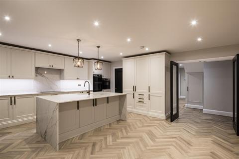 1 Cavell Road, Billericay, CM11 2HS