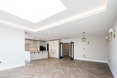 1 Cavell Road, Billericay, CM11 2HS