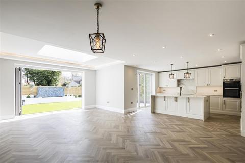 1 Cavell Road, Billericay, CM11 2HS