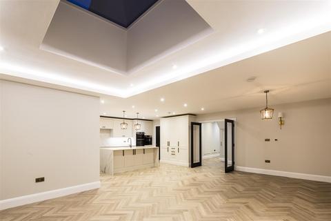 1 Cavell Road, Billericay, CM11 2HS