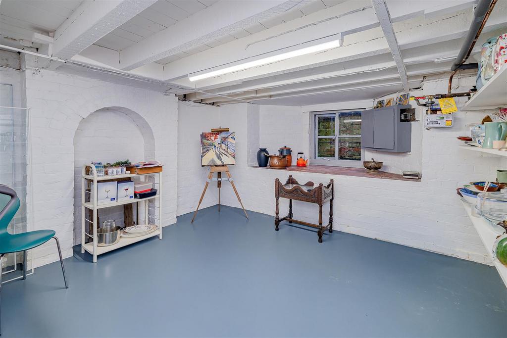 Interior10.jpg