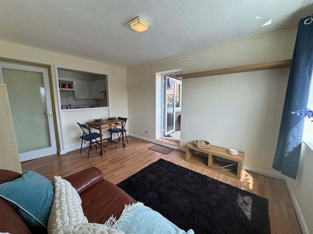 Lounge/dining room