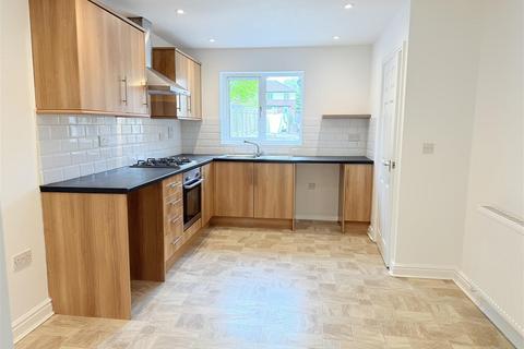 3 bedroom end of terrace house for sale, Eddercliffe Crescent, Liversedge WF15