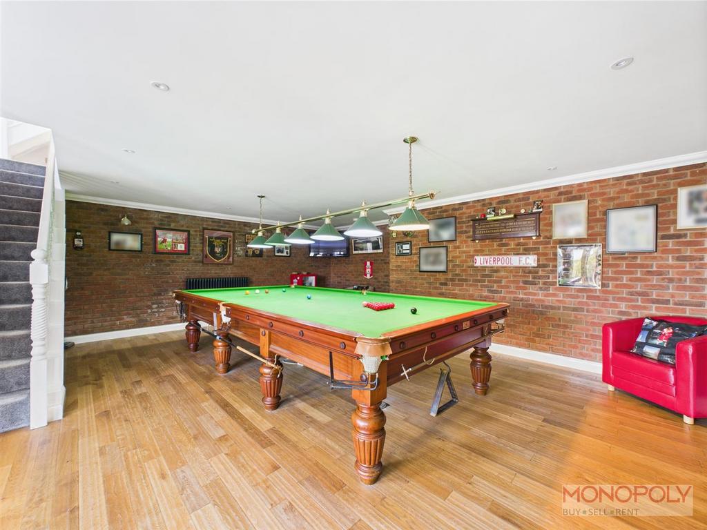 Snooker/games room