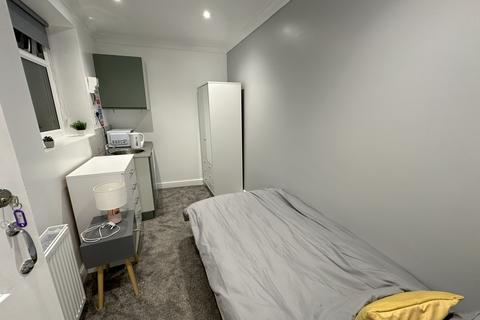 1 bedroom terraced house to rent, St. Eanswythe Way, Folkestone CT20
