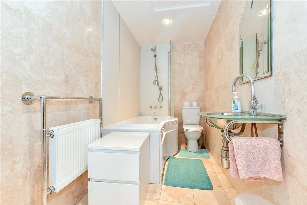 En Suite Shower Room