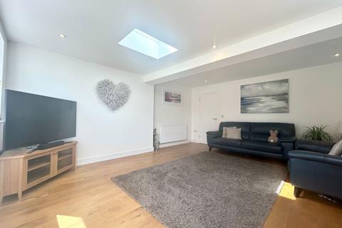 4 Eversley Grove, Sedgley, Dudley, DY3 3RF