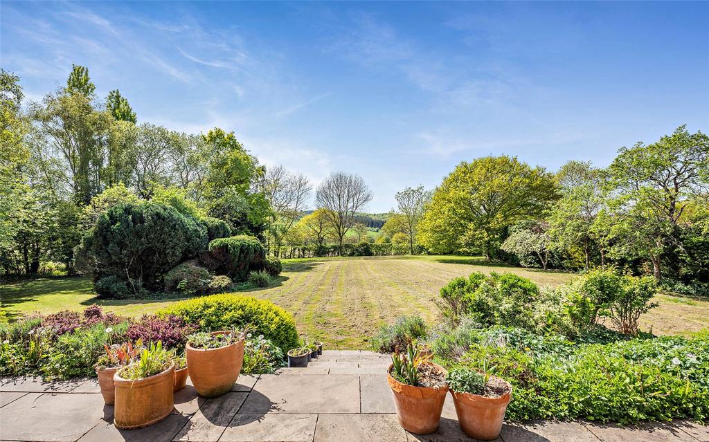 Terrace &amp; Lawn